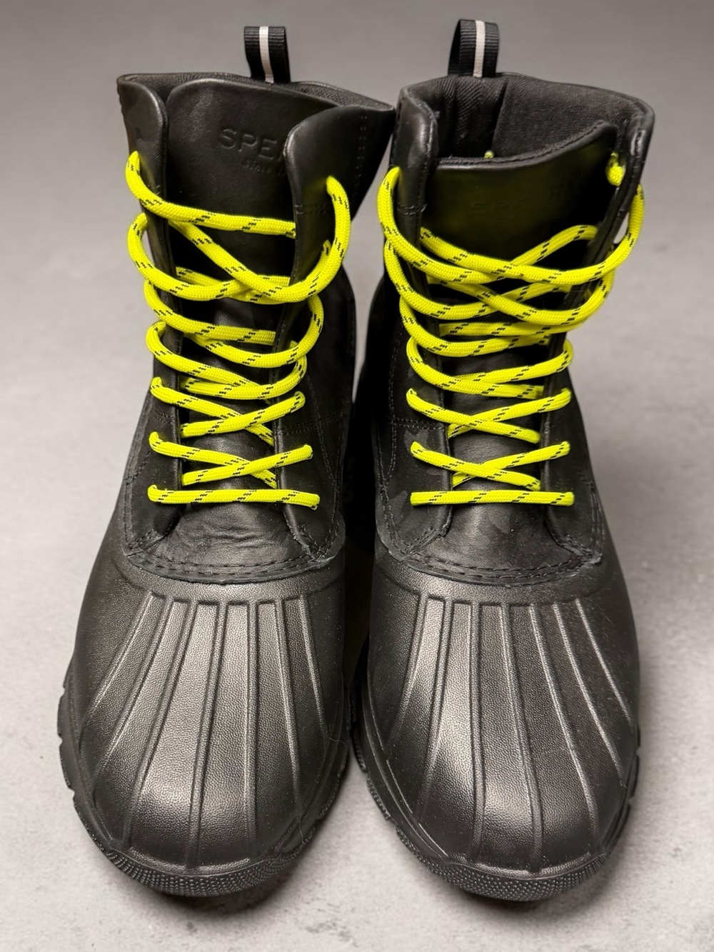 Sperry men’s size 9 rubber duck boots black camo trim neon yellow laces new